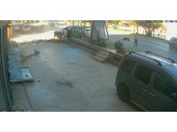 3 kişinin yaralandığı kazada parçalanan otomobilin direksiyonundan yürüyerek indi
