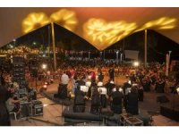 Mersin Kent Orkestrası yeni sanat sezonunu yakamoz eşliğinde açtı