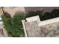 Kozan’da apartmana düşen yıldırımın oluşturduğu hasar dronla görüntülendi