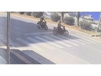 Motosikletler çarpıştı, sürücülerden biri hayatını kaybetti: Kaza anı kamerada