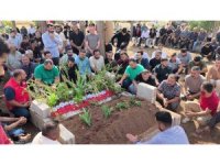 Tatil dönüşü batan gemide hayatını kaybeden 6 ve 12 yaşındaki kardeşler yan yana defnedildi