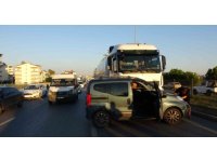Manavgat’ta LPG tankeri, hafif ticari araçla çarpıştı