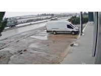 Antalya’da 17 kişinin yaralandığı midibüs kazası güvenlik kamerasında