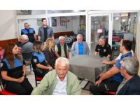 Mersin polisi vatandaşlarla iç içe