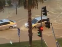 Mersin’de sağanak yağış hayatı olumsuz etkiledi