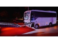 Isparta’da tarım işçilerini taşıyan midibüs ile tır çarpıştı: 17 yaralı