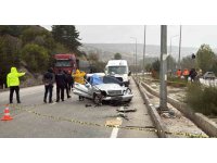 Burdur’da bariyerlere çarpan otomobil takla attı: 1 ölü, 4 yaralı