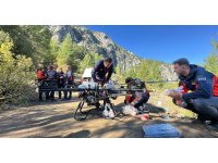 Yazılı Kanyon’da mahsur kalanlar için dev milli dron ile erzak gönderiliyor