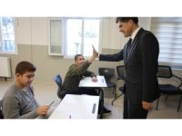 İl Milli Eğitim Müdürü Özdemirci, özel öğrencilerle bir araya geldi