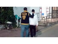 Adana’da kasada oturan çocuğu başından vuran 17 yaşındaki şüpheli yakalandı