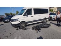 Alanya’da motosiklet ile minibüs çarpıştı: Üniversite öğrencisi genç kız hayatını kaybetti