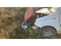 Tarsus’ta otomobil ile hafif ticari araç çarpıştı: 1 ölü