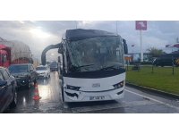 Antalya’da otel servisinin karıştığı zincirleme kazada 4 personel yaralandı