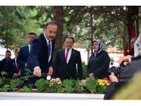 Isparta’da 29 Ekim Cumhuriyet Bayramı kutlamaları çelenk töreniyle başladı