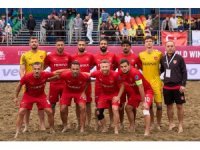 Alanya’nın plaj futbolu devleri son 16’da