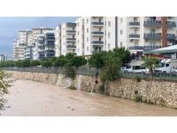 Mersin’de şiddetli yağış etkisini sürdürüyor