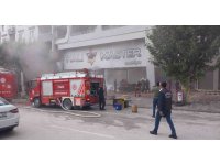 Mut’ta halı ve mobilya mağazasında yangın