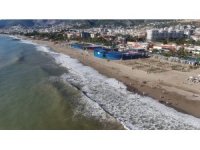 Alanya’da yağmurun ardından güneş yüzünü gösterdi sahiller doldu