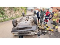 İskenderun’da ters dönen otomobilin sürücüsü yaralandı