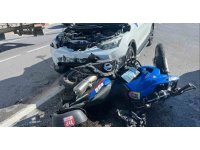 Otomobil jandarma motosikletine çarptı, uzman çavuş yaralandı