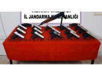 Otomobilden cephanelik çıktı