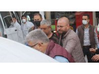 Babasını boğasını keserek öldürdü