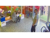 Kreşten yola fırlayan çocuğa okul servisi çarptı, ölümden saniyelerle kurtuldu