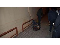 Tartıştığı kişiyi bacağından silahla vurup kaçtı