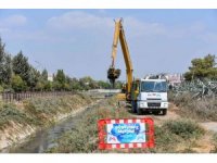 Tarsus’ta 6 bin 696 metre dere ve beton kanal temizliği yapıldı
