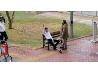 Parkta çakmak gazı kullanan gencin ibretlik hali