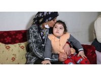 Cinayete kurban giden kızının saçıyla avunuyor