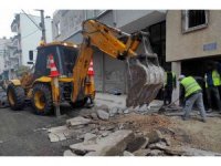 Akdeniz’de yol açma ve asfalt çalışmaları sürüyor