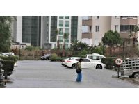 Antalya’da turizm çalışanlarının kaldığı site sular altında kaldı, oturanlar isyan etti