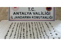 Antalya’da motosikletle tarihi eser kaçakçılığı jandarmaya takıldı