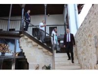 Romanlar kendilerine hizmet eden kaymakamı unutmadı