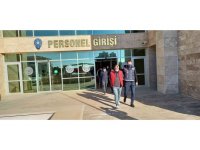 İnternet siteleri üzerinden 51 kişiyi 257 bin TL dolandırdılar