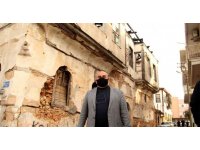 Koruma altındaki tarihi yapılarda çıkan yangınlar, mahalle muhtarını bezdirdi