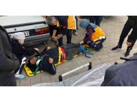 Otomobil ile çarpışan motosikletin sürücüsü yaralandı