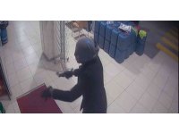 Petrol istasyonundaki gasp saniye saniye görüntülendi