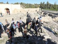 Gençler Misis’e hayran kaldı