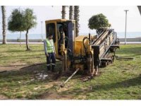 Mersin Büyükşehir Belediyesi, yatay sondaj çalışmasıyla kazı yapmadan sulama borusu döşüyor