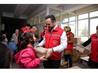 Elbistan’da 800 öğrenciye yeni yıl hediyesi