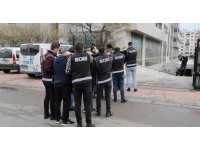 Mersin’de sahte içki şüphelisi 4 kişi tutuklandı