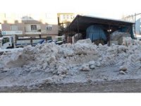 Kar yağışı hayatı felç etti