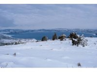 Vali Arslantaş vatandaşları Salda gölü manzaralı kayak merkezine davet etti