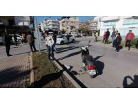 Otomobil motosikletle çarpıştı, motosiklet yolcusu yaralandı
