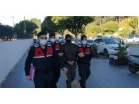 İş yerinin camını kırıp dizüstü bilgisayarı çaldı