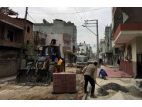 Akdeniz’de yol çalışmaları aralıksız sürüyor