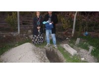 Ölü sanıp gömmeye gittikleri bebekleri yolda ağlayınca yaşadığını fark ettiler