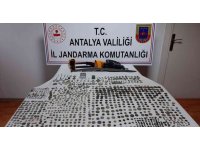 Antalya’da Roma dönemine ait bin 124 parça tarihi eser ele geçirildi